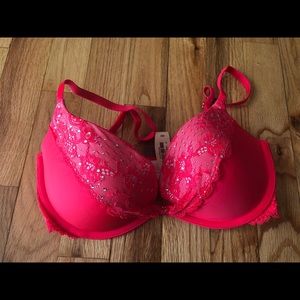 Victoria secret 32 D brand new with tag